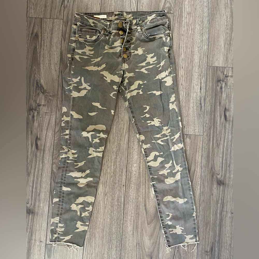 KUT from the Kloth camo button fly